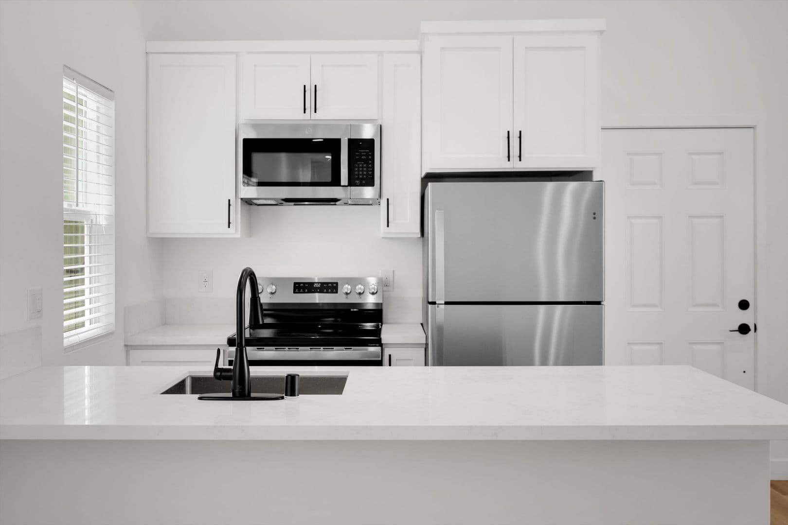 Garden Grove Apartment: 12571 Kensington Lane