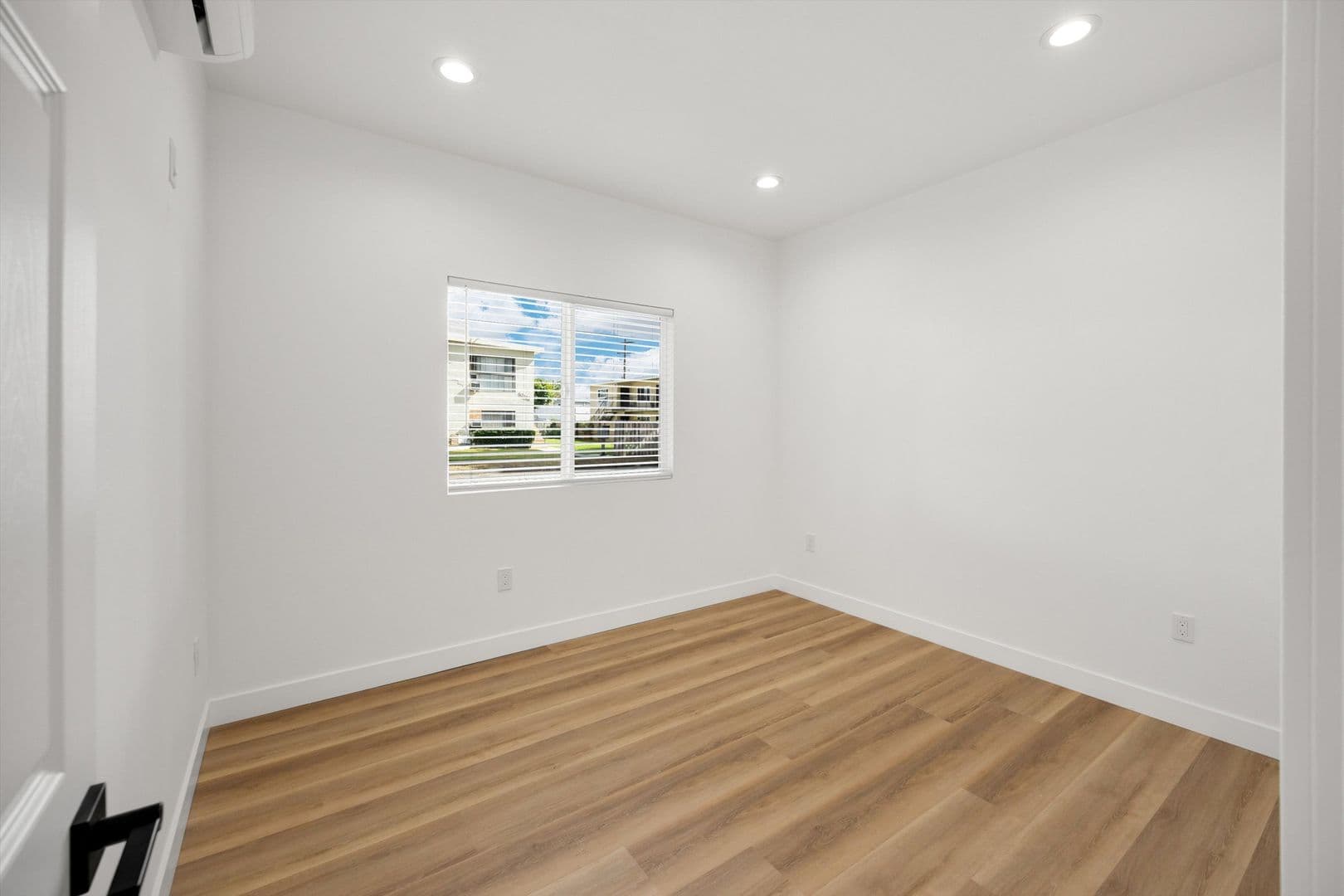 Garden Grove Apartment: 12571 Kensington Lane