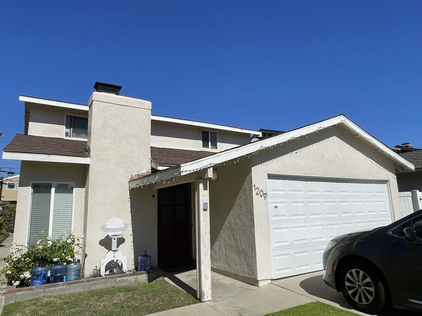 Redondo Beach Apartment: 1209 Amethyst Street