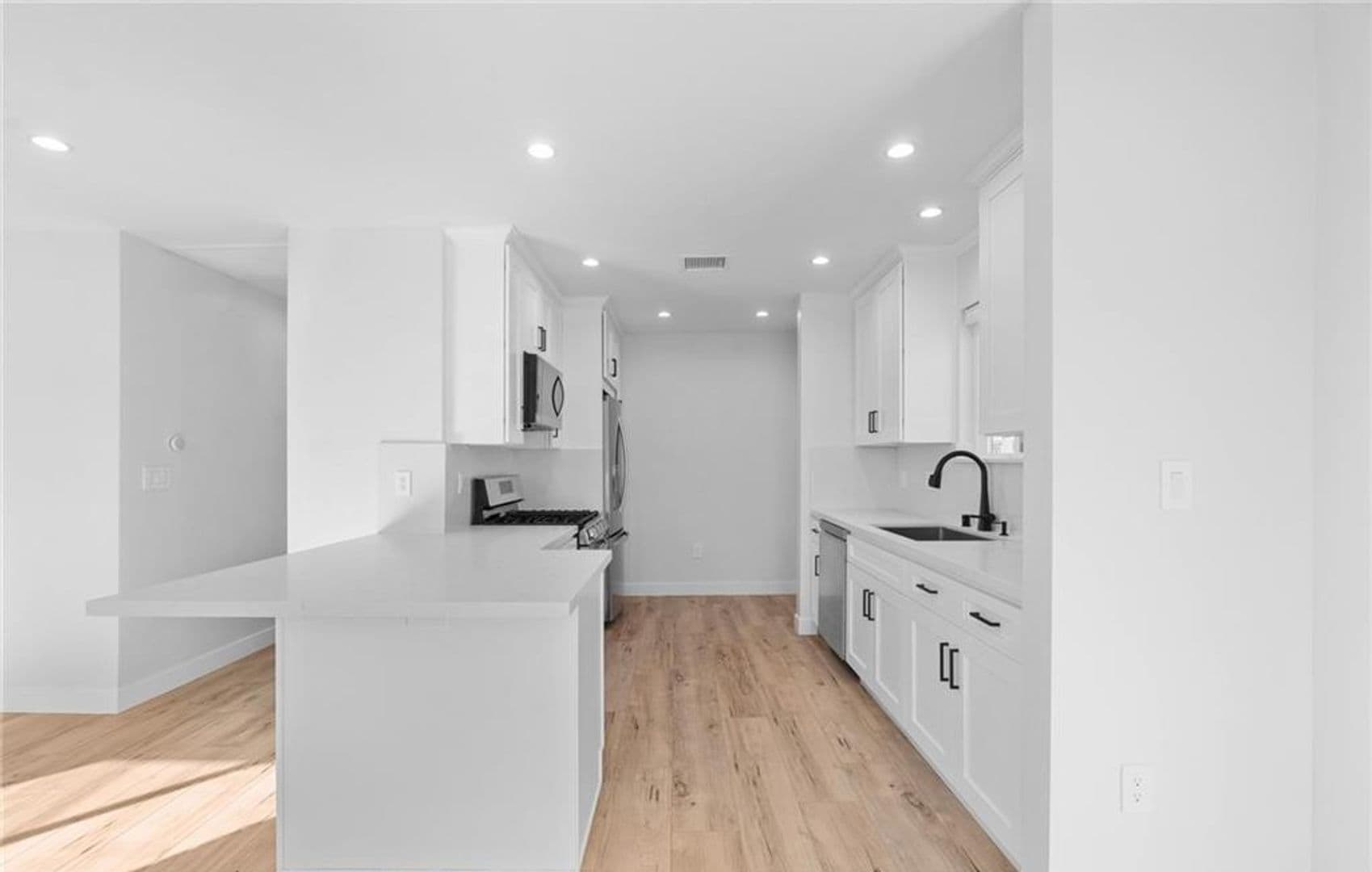 Hawthorne Apartment: 4641 W. 130th Street