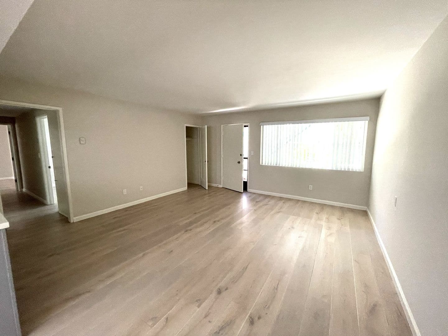 Redondo Beach Apartment: 1209 Amethyst Street