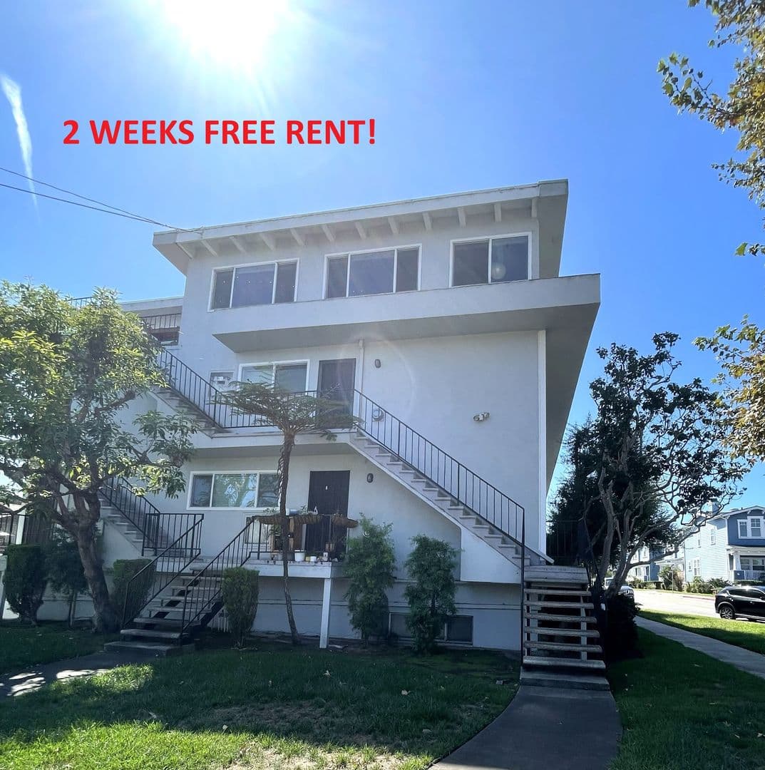 Redondo Beach Apartment: 2910 Aviation Place