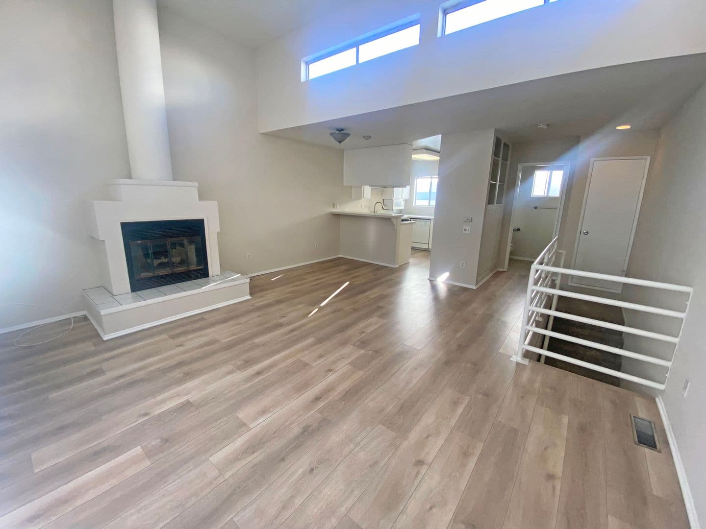 Hermosa Beach Apartment: 710 9th Street