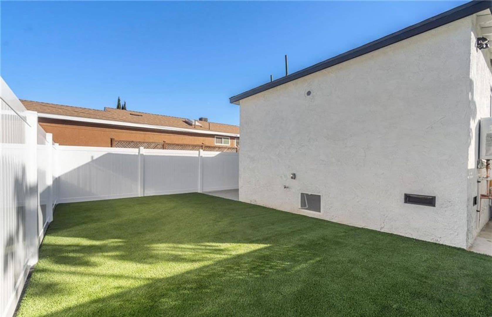 Hawthorne Apartment: 4641 W. 130th Street