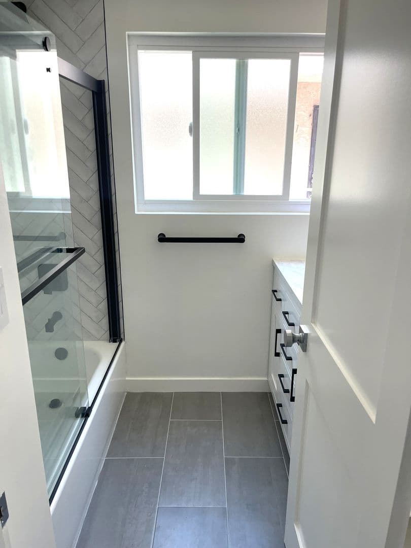 San Pedro Apartment: 953 18th Street