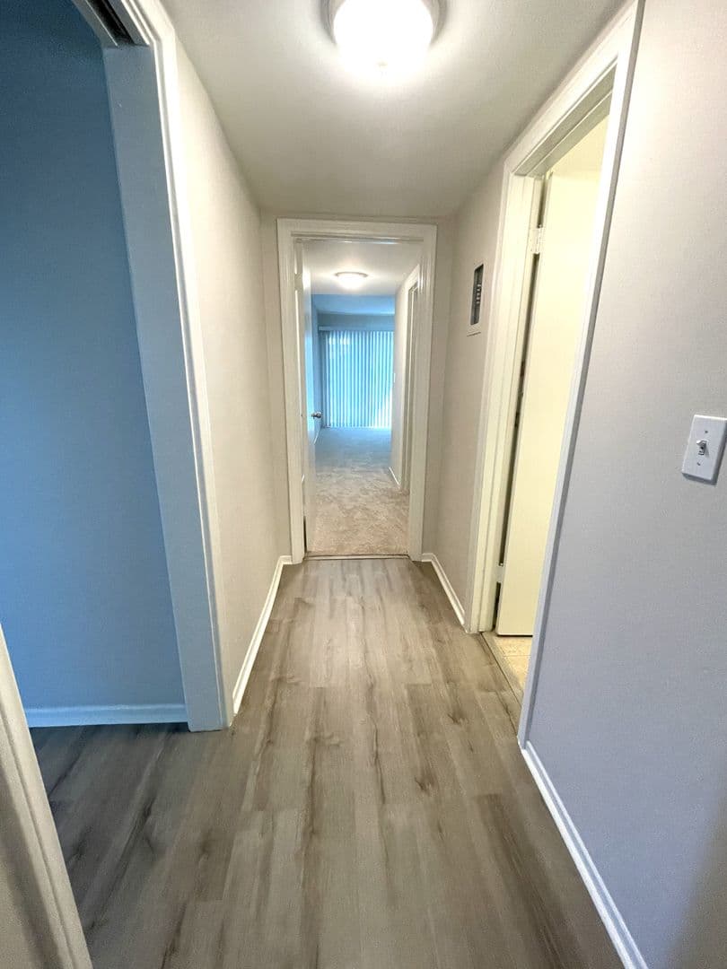 Redondo Beach Apartment: 2910 Aviation Place