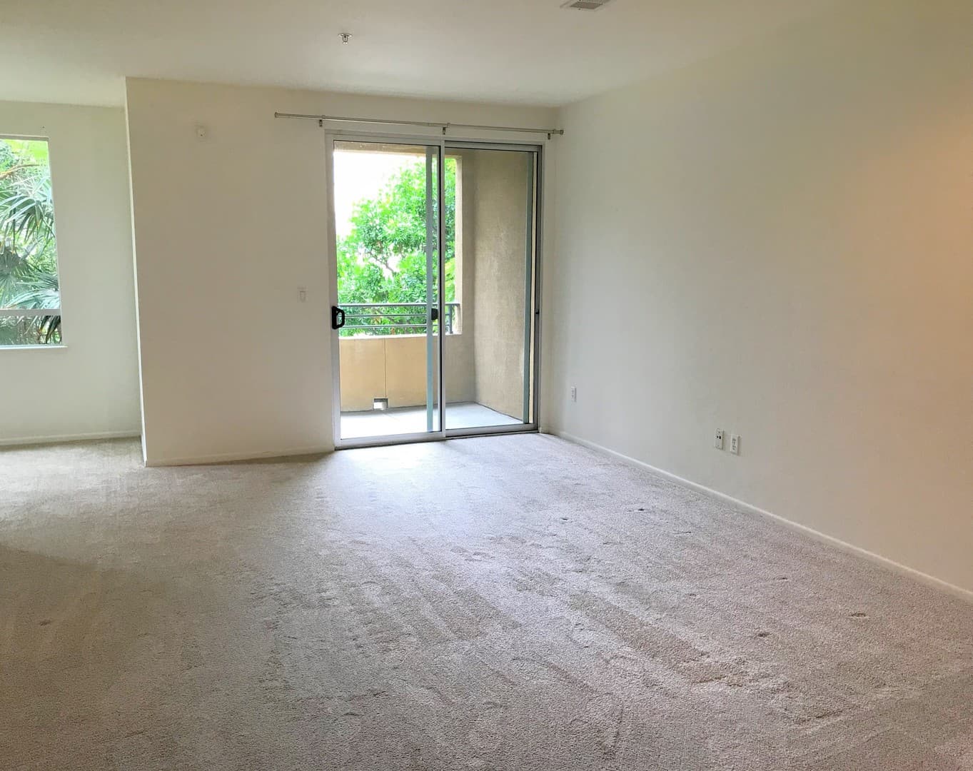 Playa Vista Condo: 6400 Crescent Park East #205