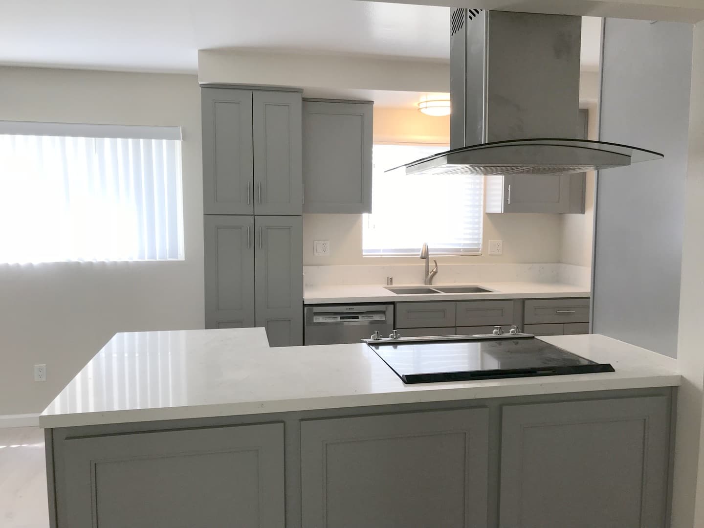 Redondo Beach Apartment: 1209 Amethyst Street