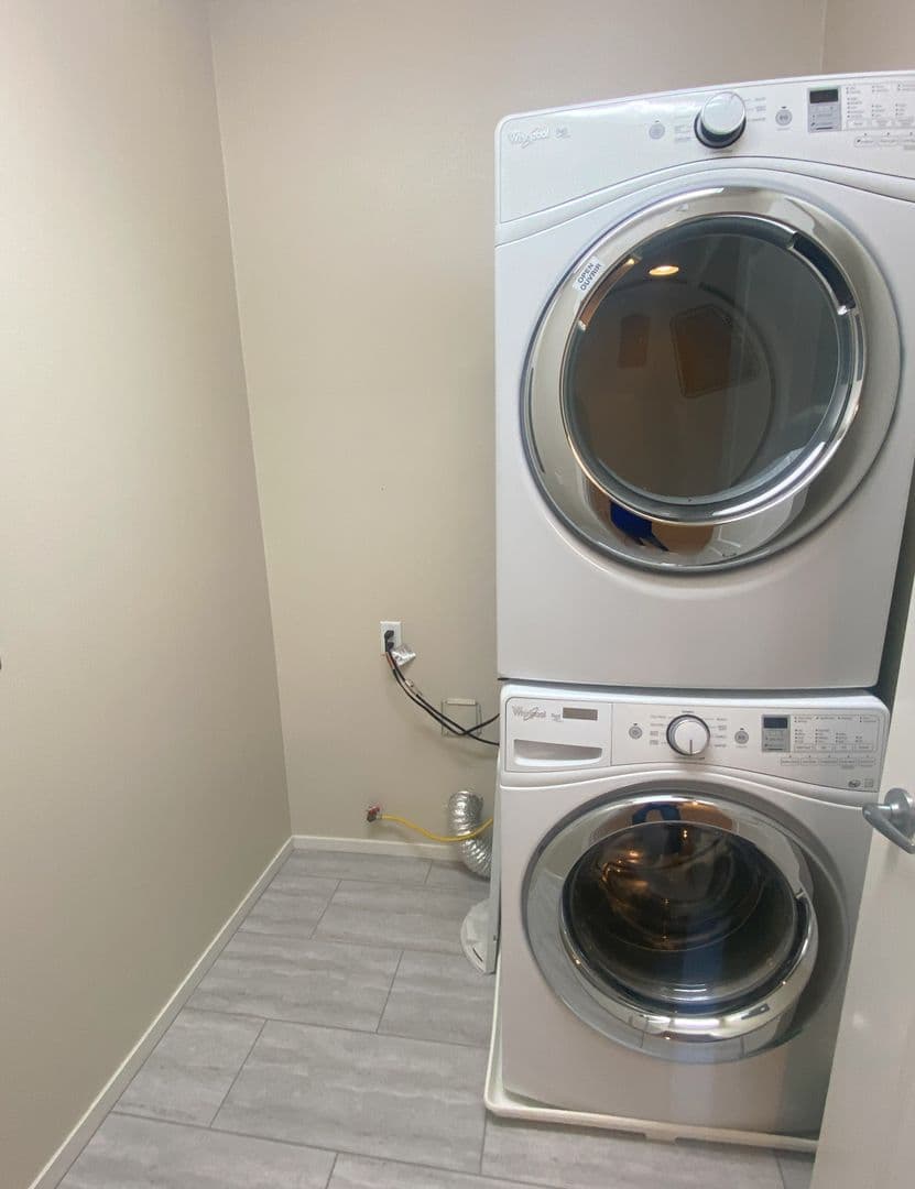 Hawthorne Condo: 13024 Union Avenue #301