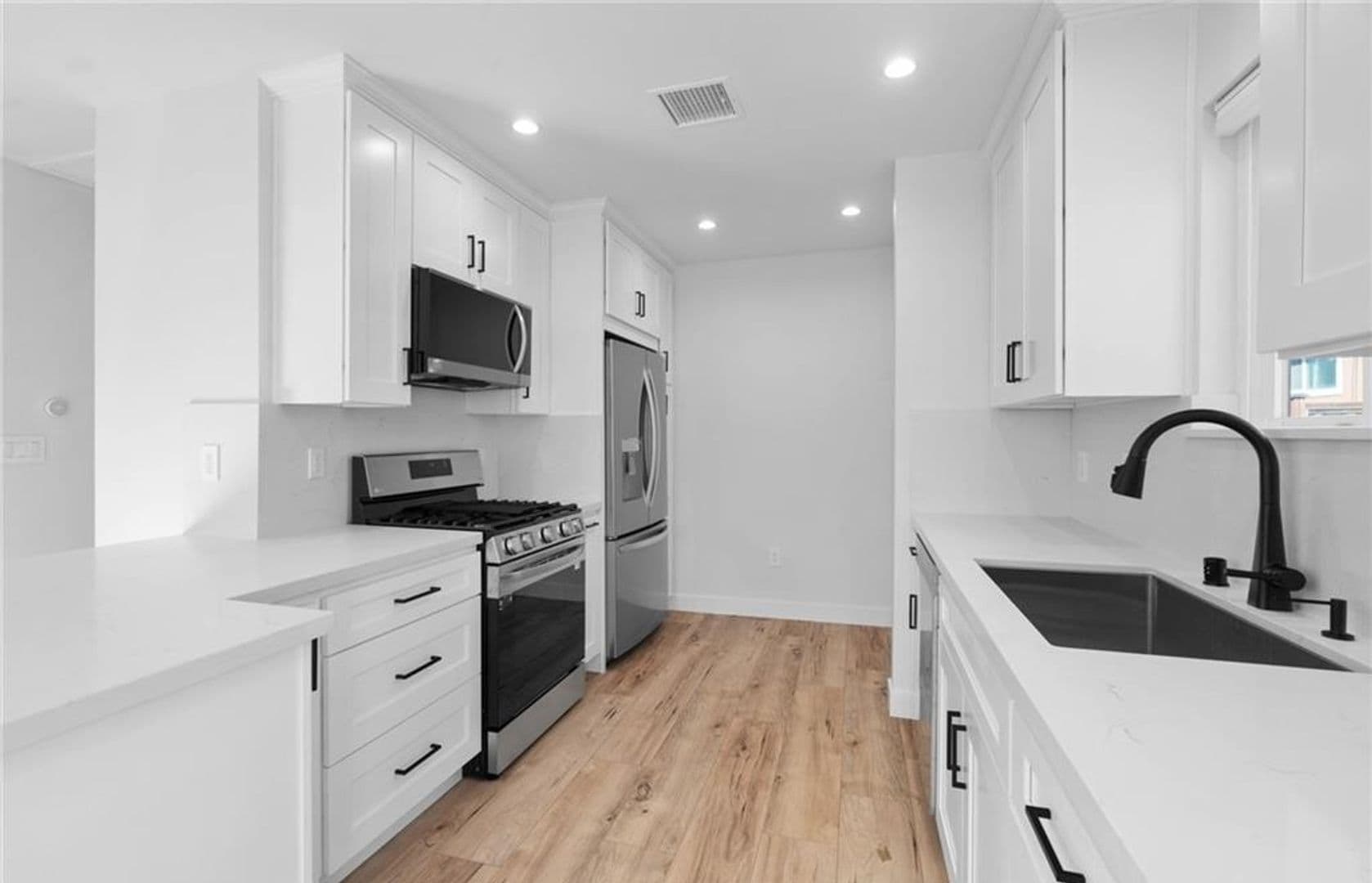 Hawthorne Apartment: 4641 W. 130th Street