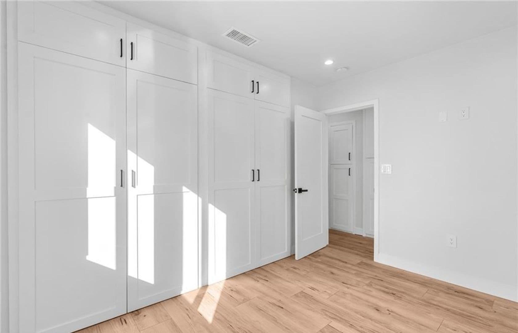 Hawthorne Apartment: 4641 W. 130th Street