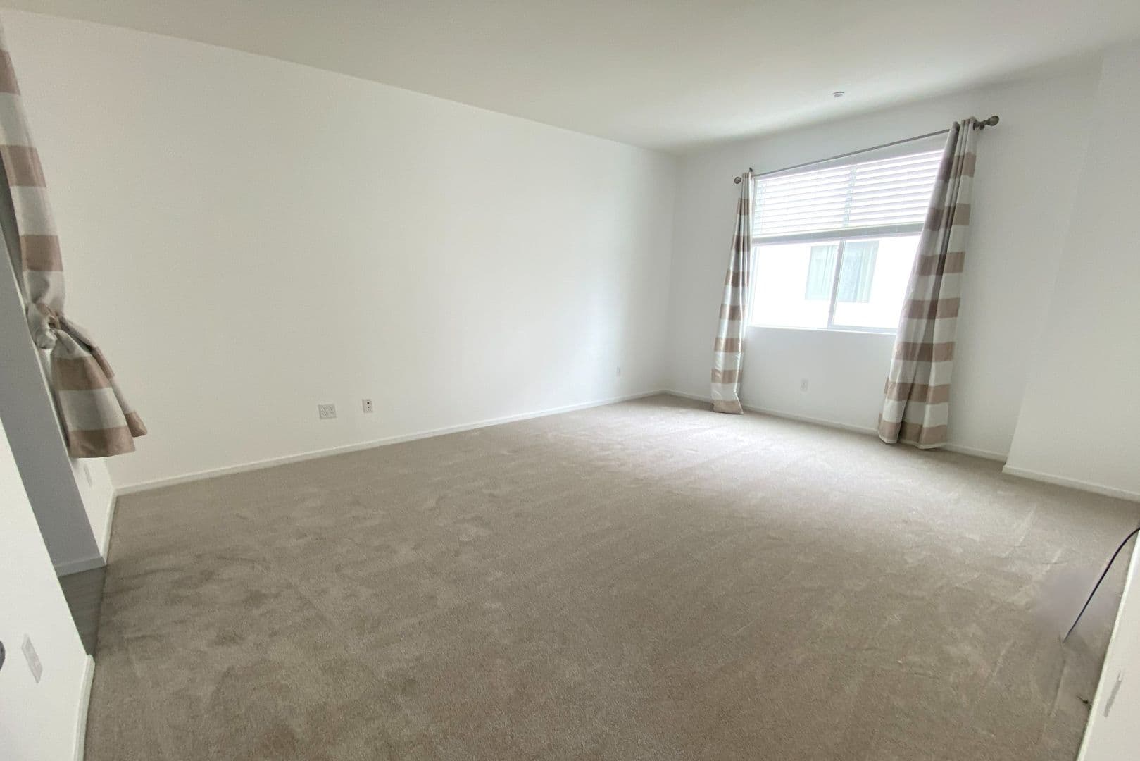 Hawthorne Condo: 13024 Union Avenue #301