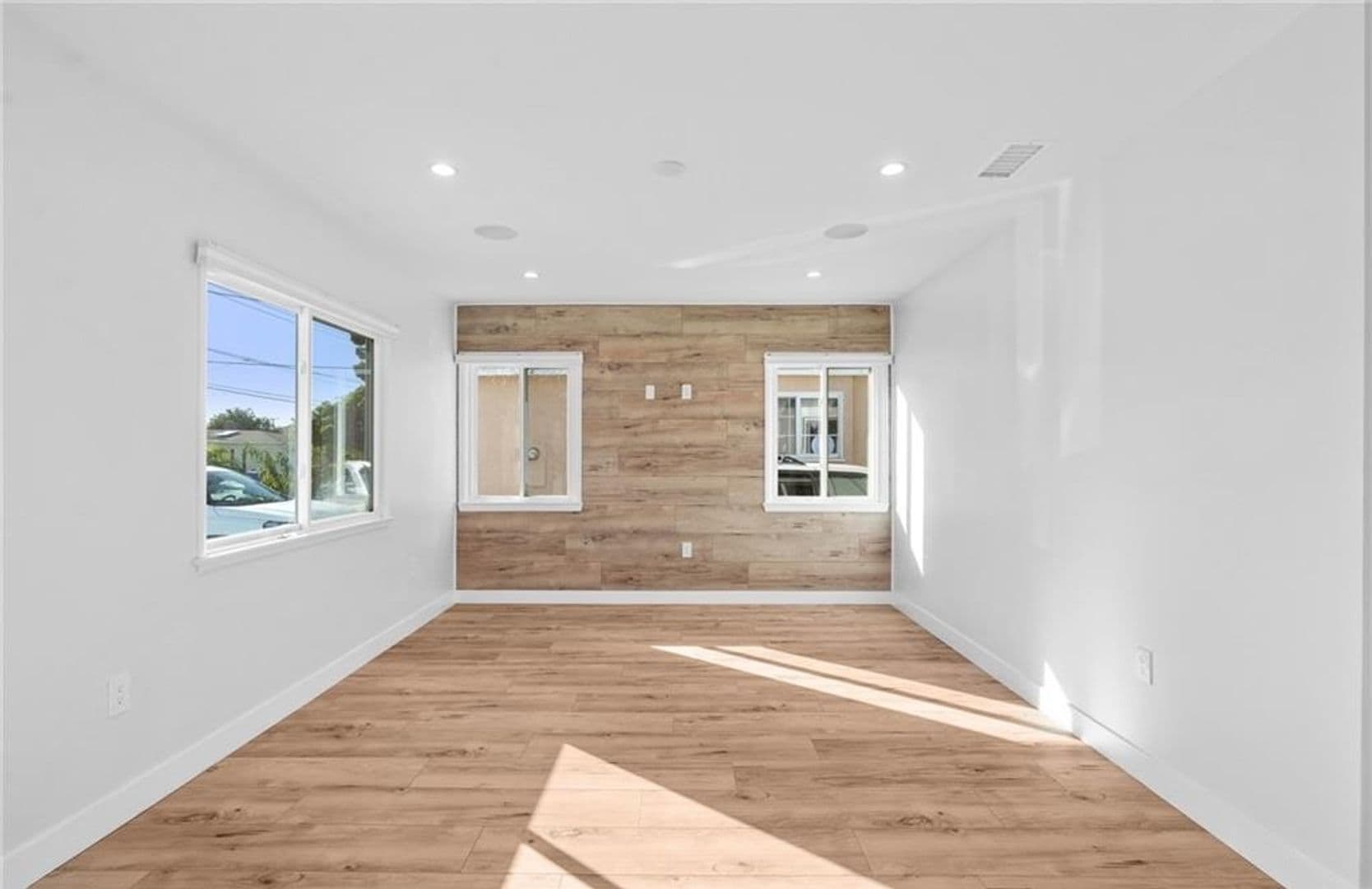 Hawthorne Apartment: 4641 W. 130th Street