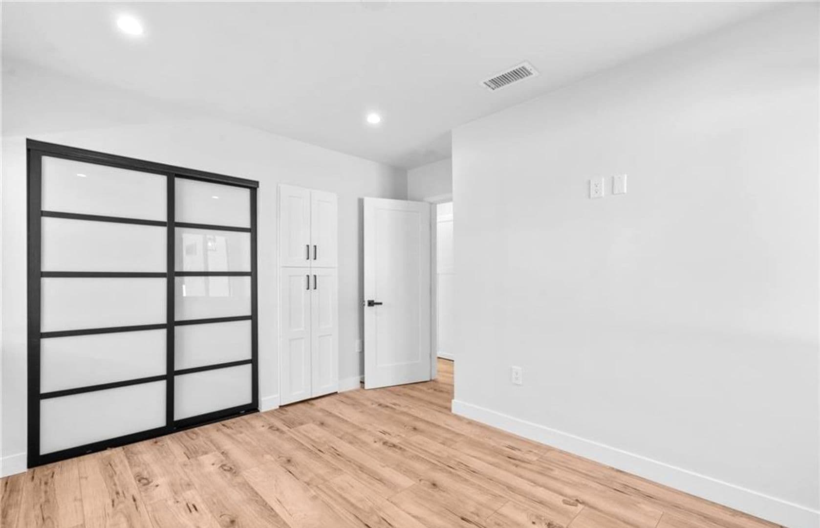 Hawthorne Apartment: 4641 W. 130th Street