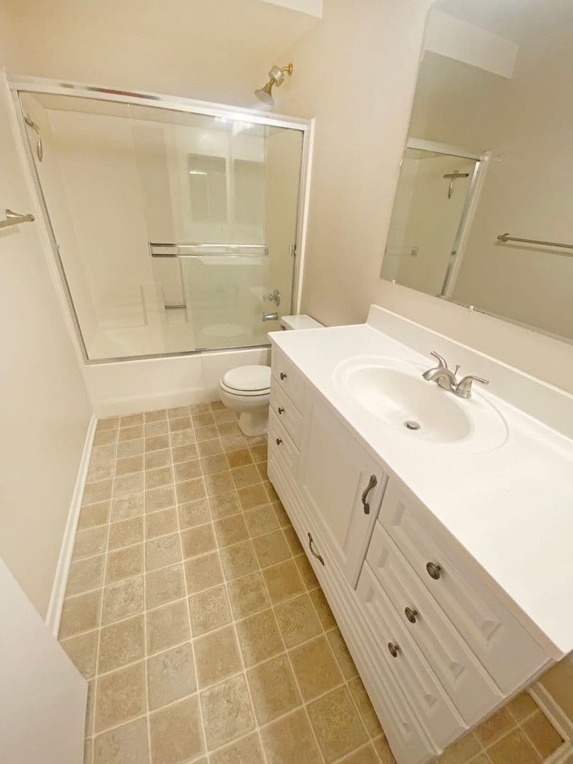 Hermosa Beach Apartment: 710 9th Street