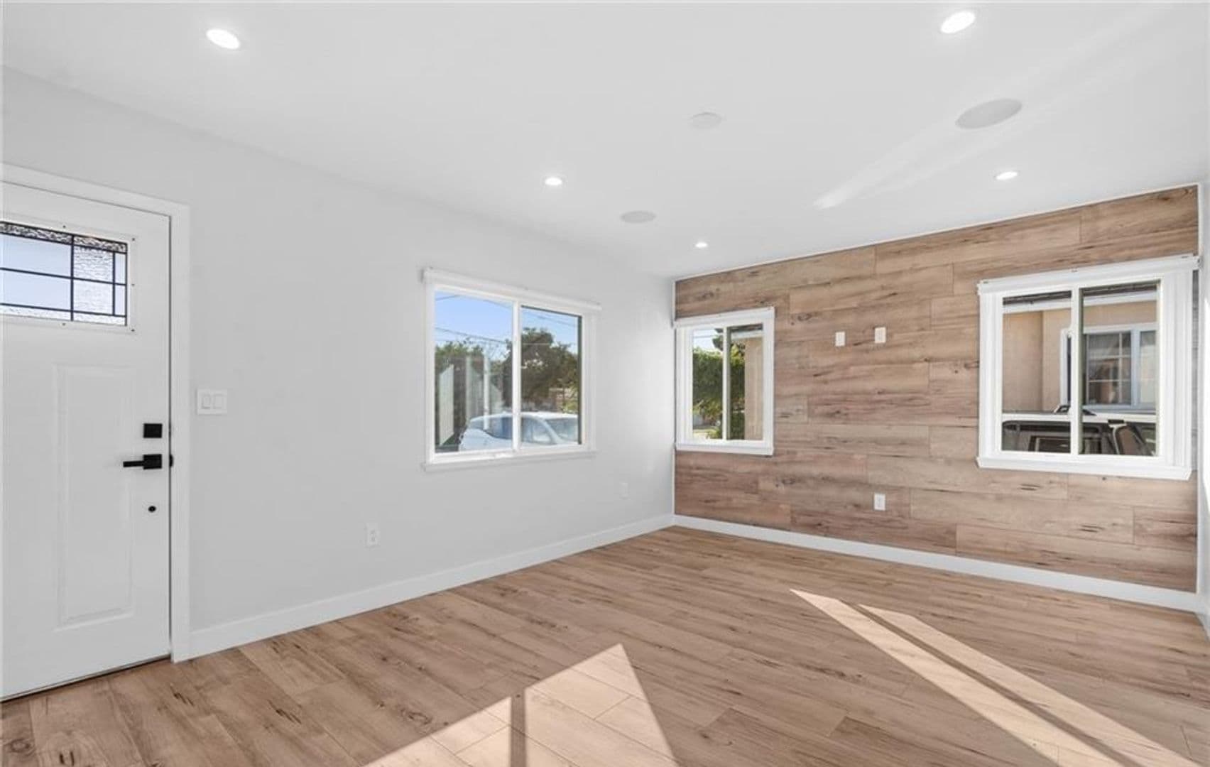 Hawthorne Apartment: 4641 W. 130th Street