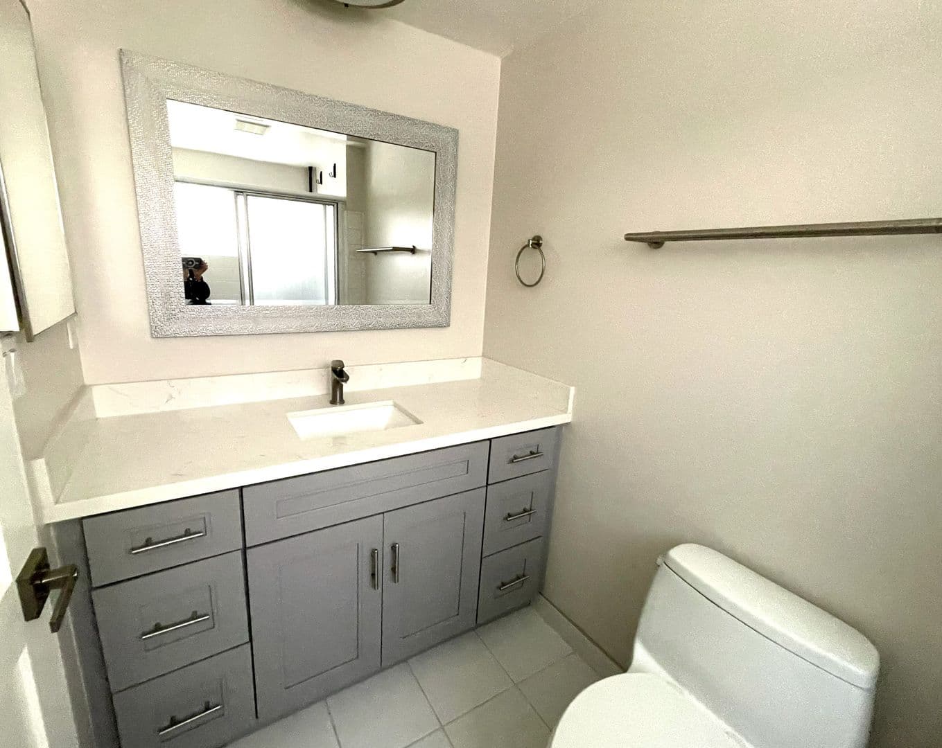 Redondo Beach Apartment: 1209 Amethyst Street
