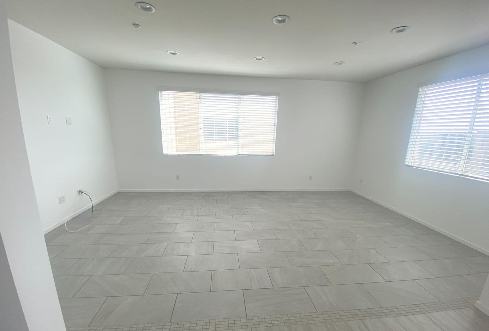 Hawthorne Condo: 13024 Union Avenue #301