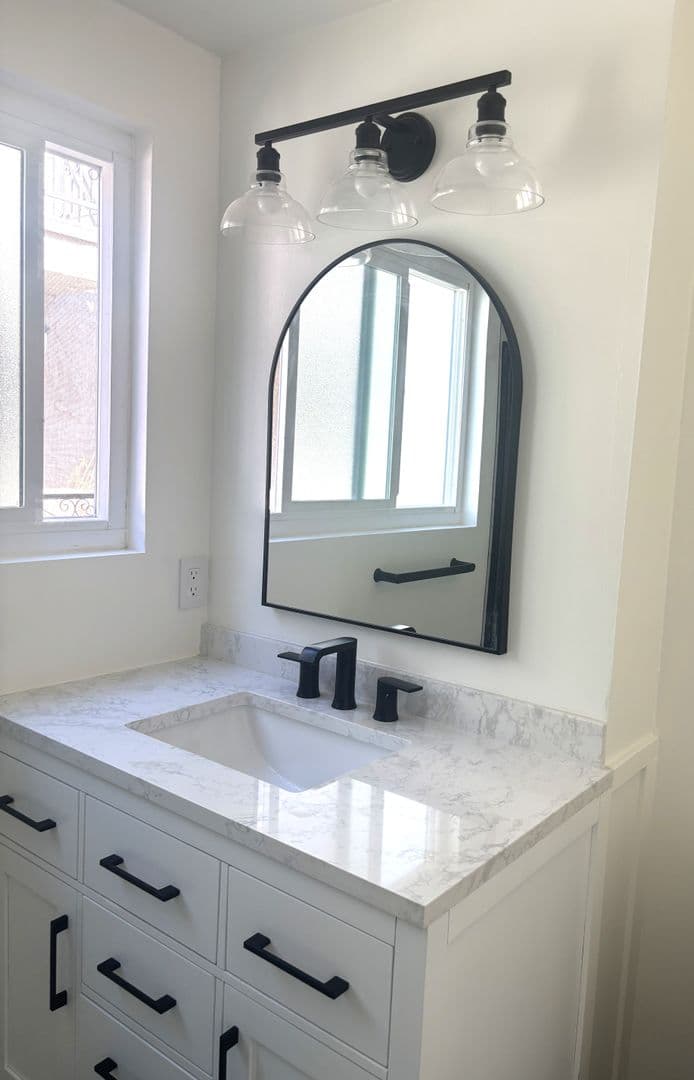 San Pedro Apartment: 953 18th Street