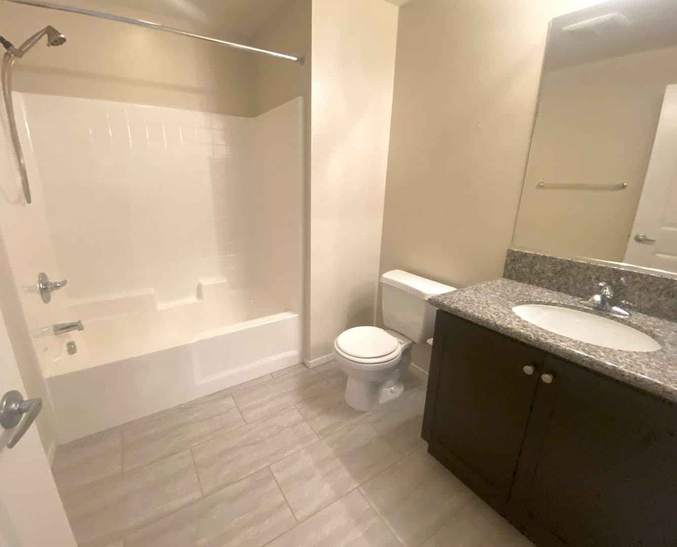 Hawthorne Condo: 13024 Union Avenue #301