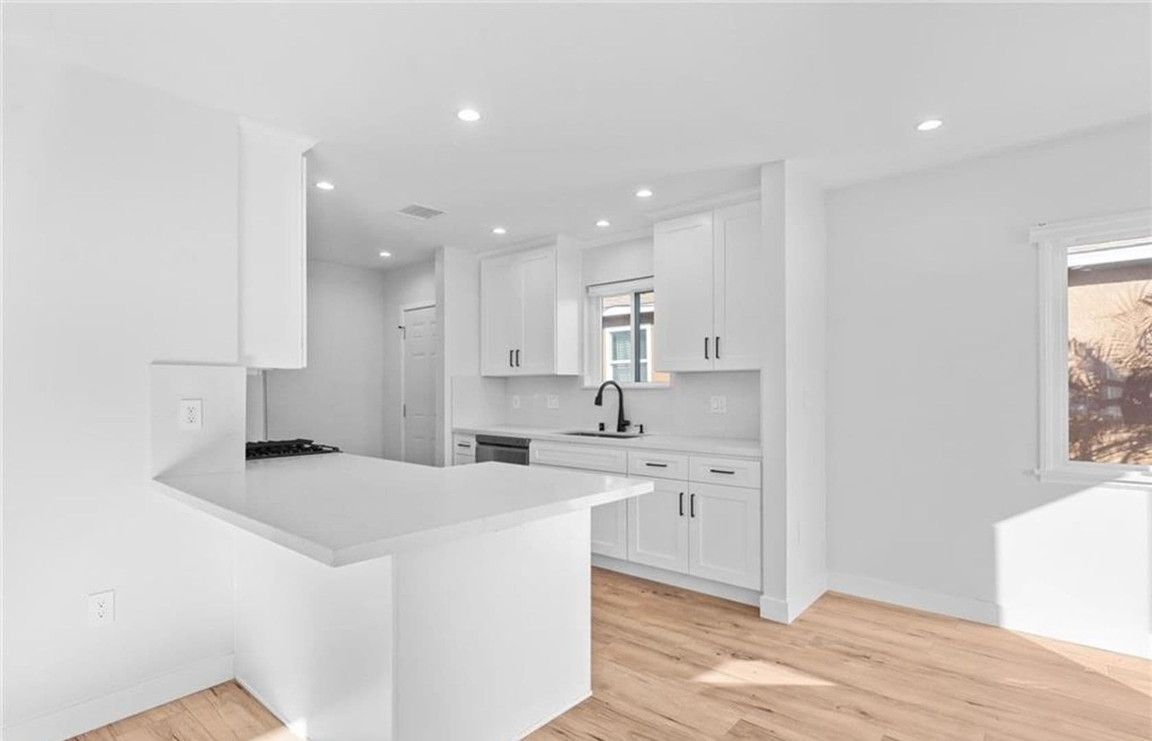 Hawthorne Apartment: 4641 W. 130th Street