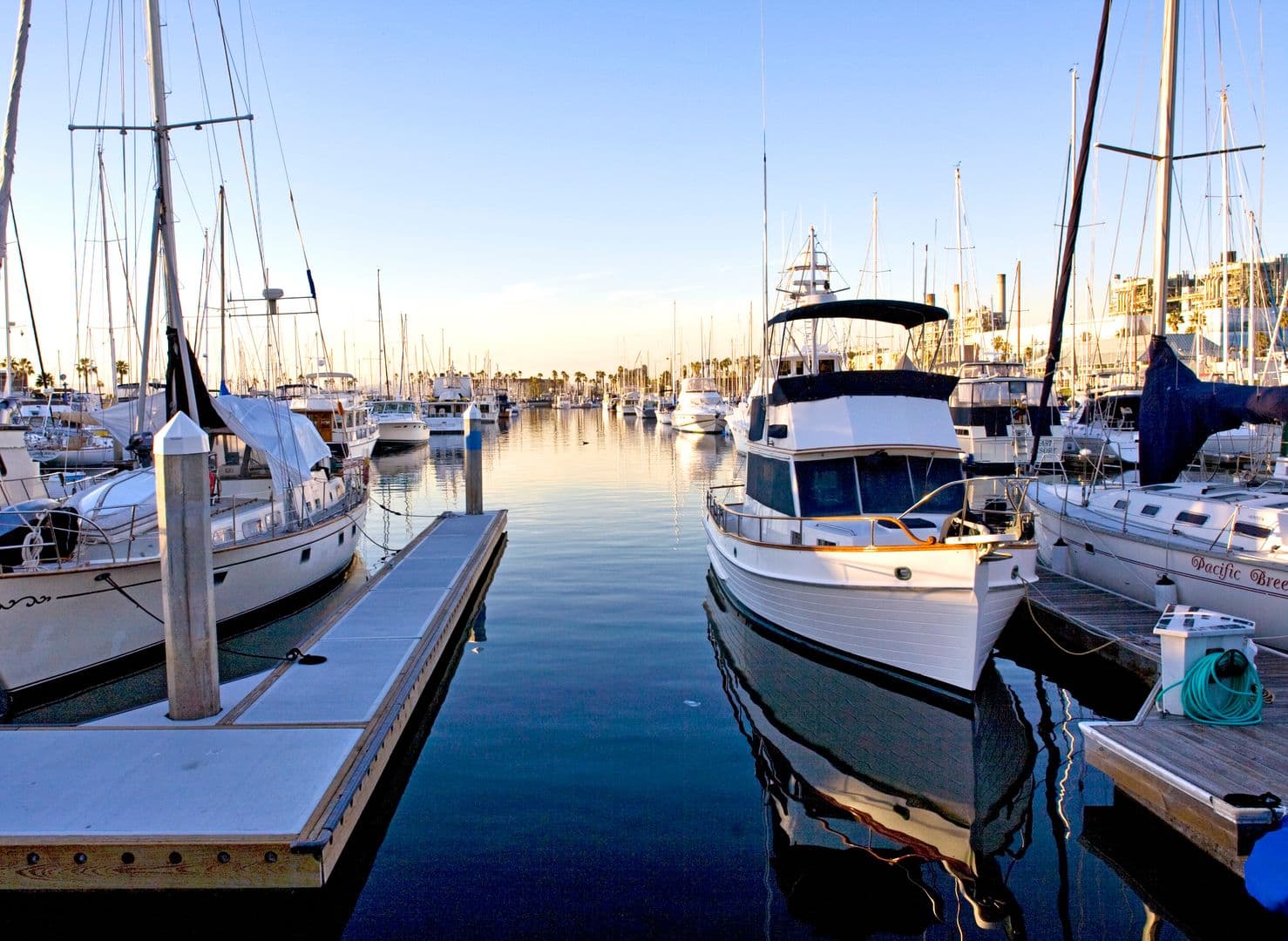 Redondo Beach Apartment: 1209 Amethyst Street