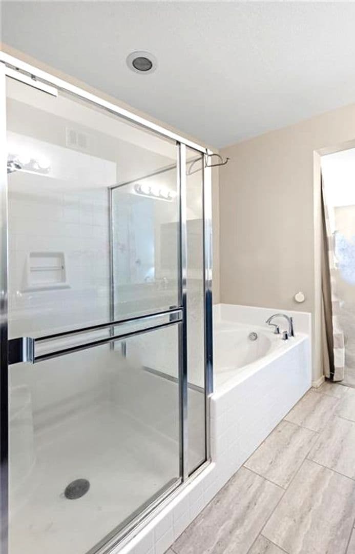 Hawthorne Condo: 13024 Union Avenue #301