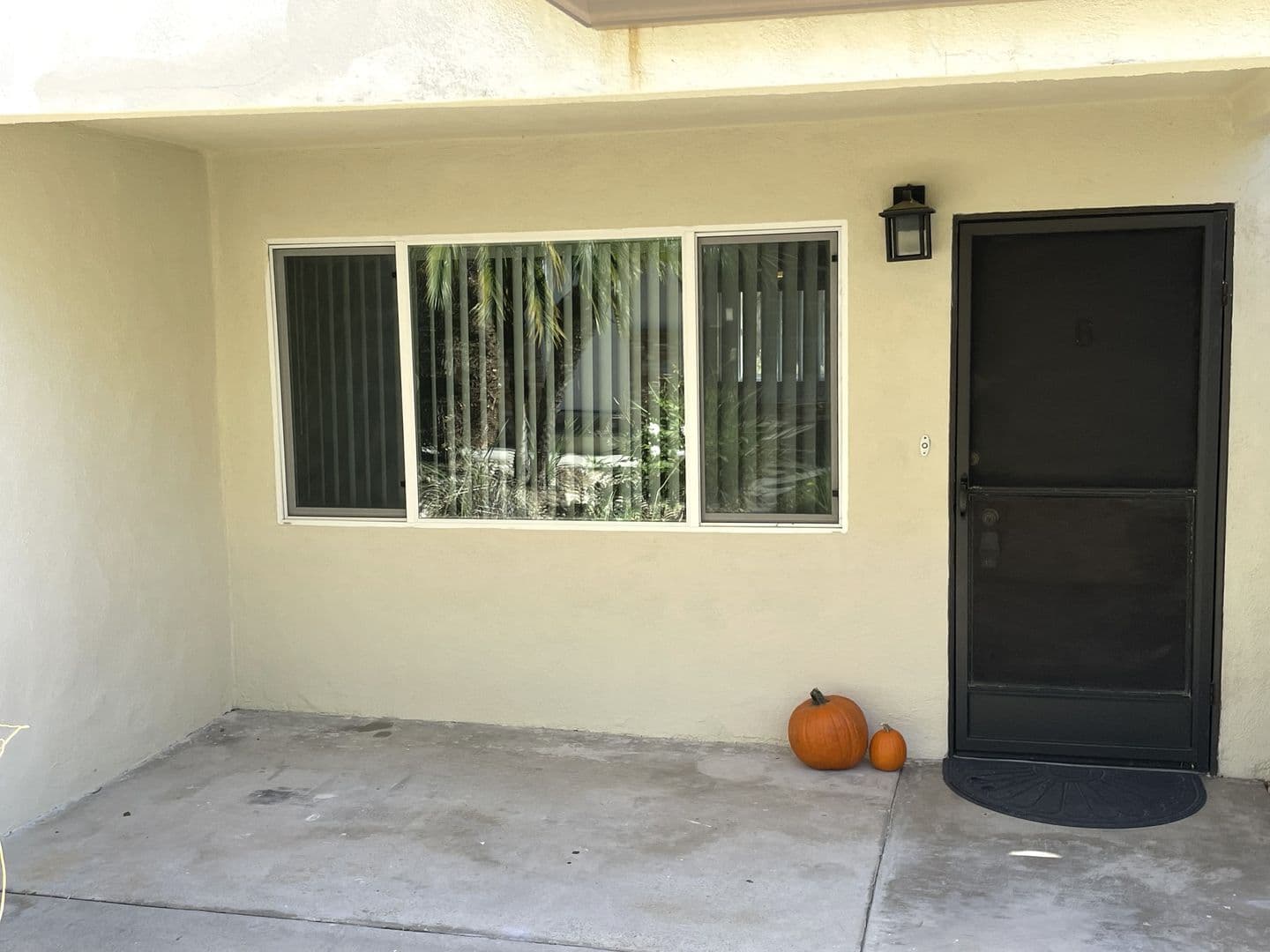 Redondo Beach Apartment: 1209 Amethyst Street