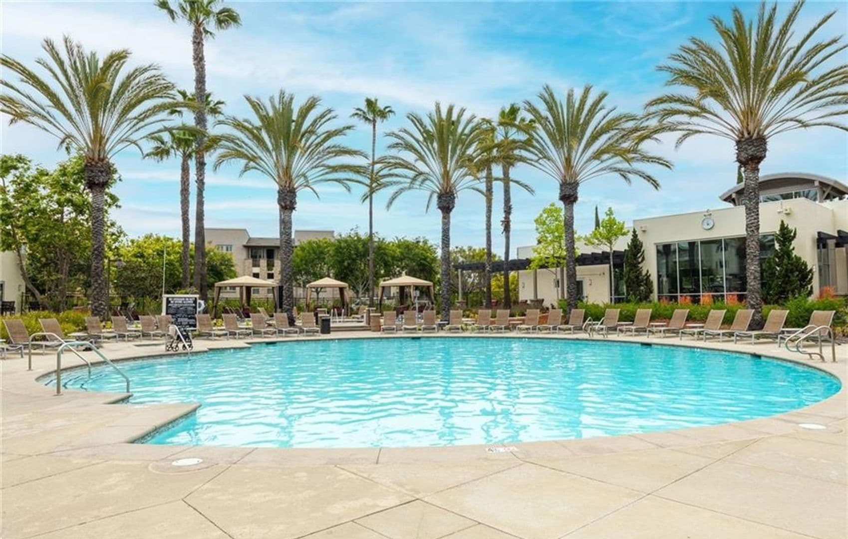 Hawthorne Condo: 13024 Union Avenue #301