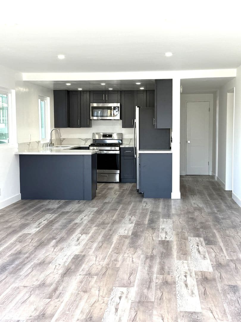 San Pedro Apartment: 953 18th Street