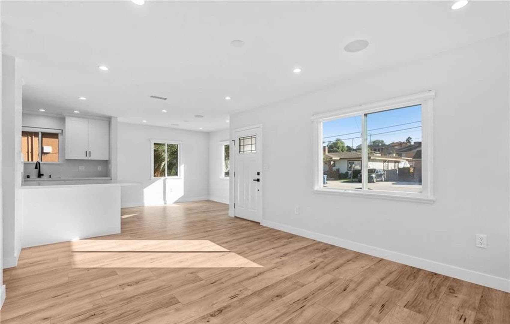 Hawthorne Apartment: 4641 W. 130th Street
