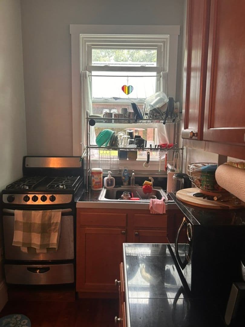Pittsburgh Apartment: 5533 Black St