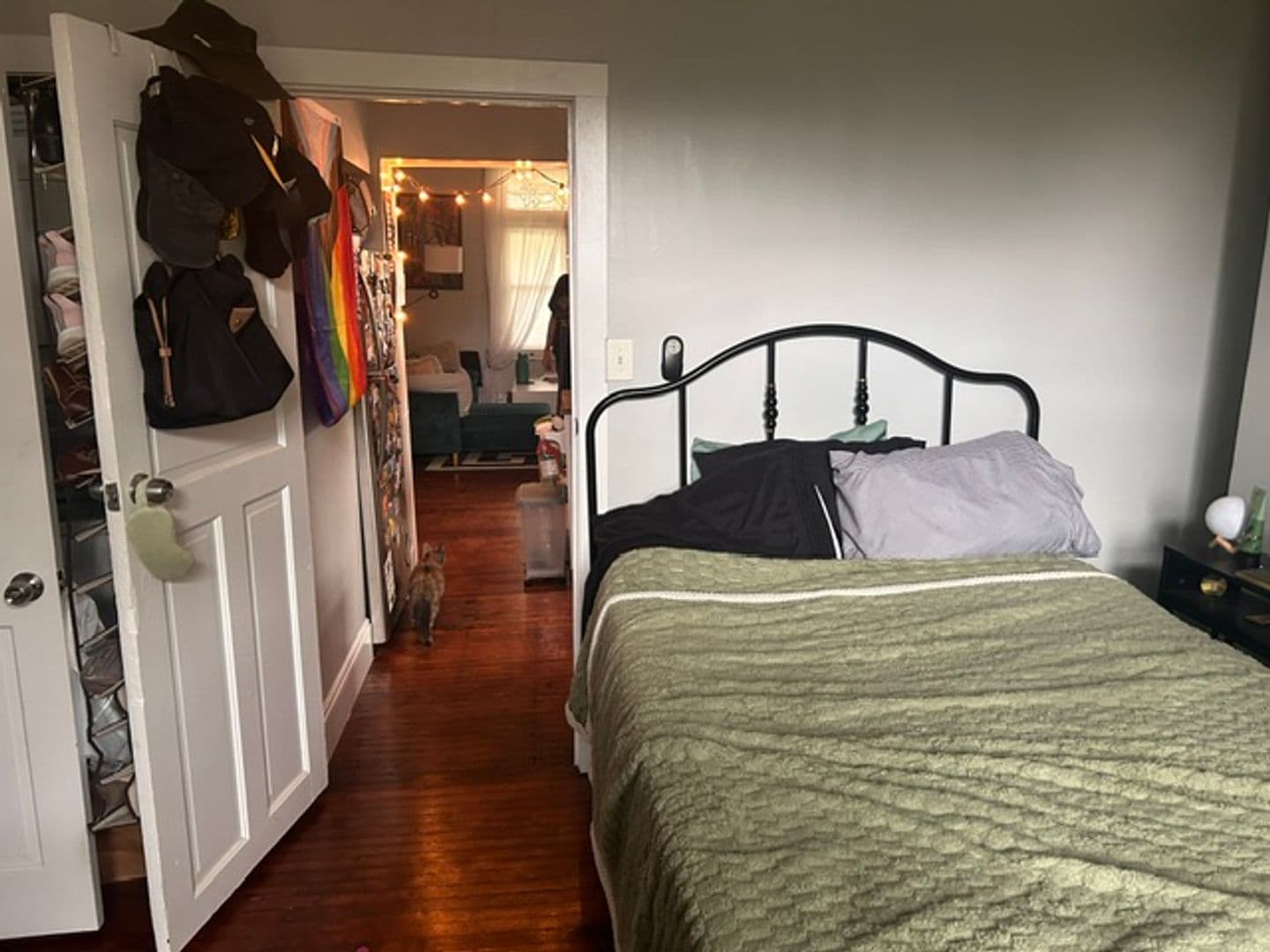 Pittsburgh Apartment: 5533 Black St