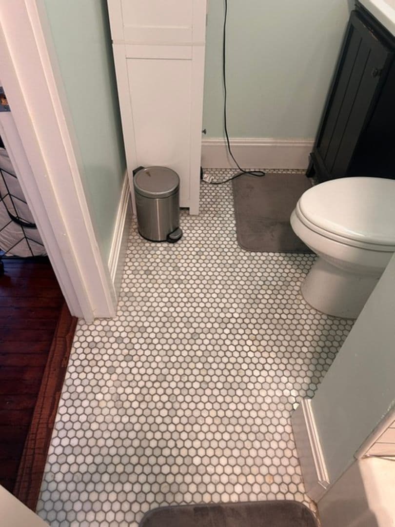 Pittsburgh Apartment: 5533 Black St