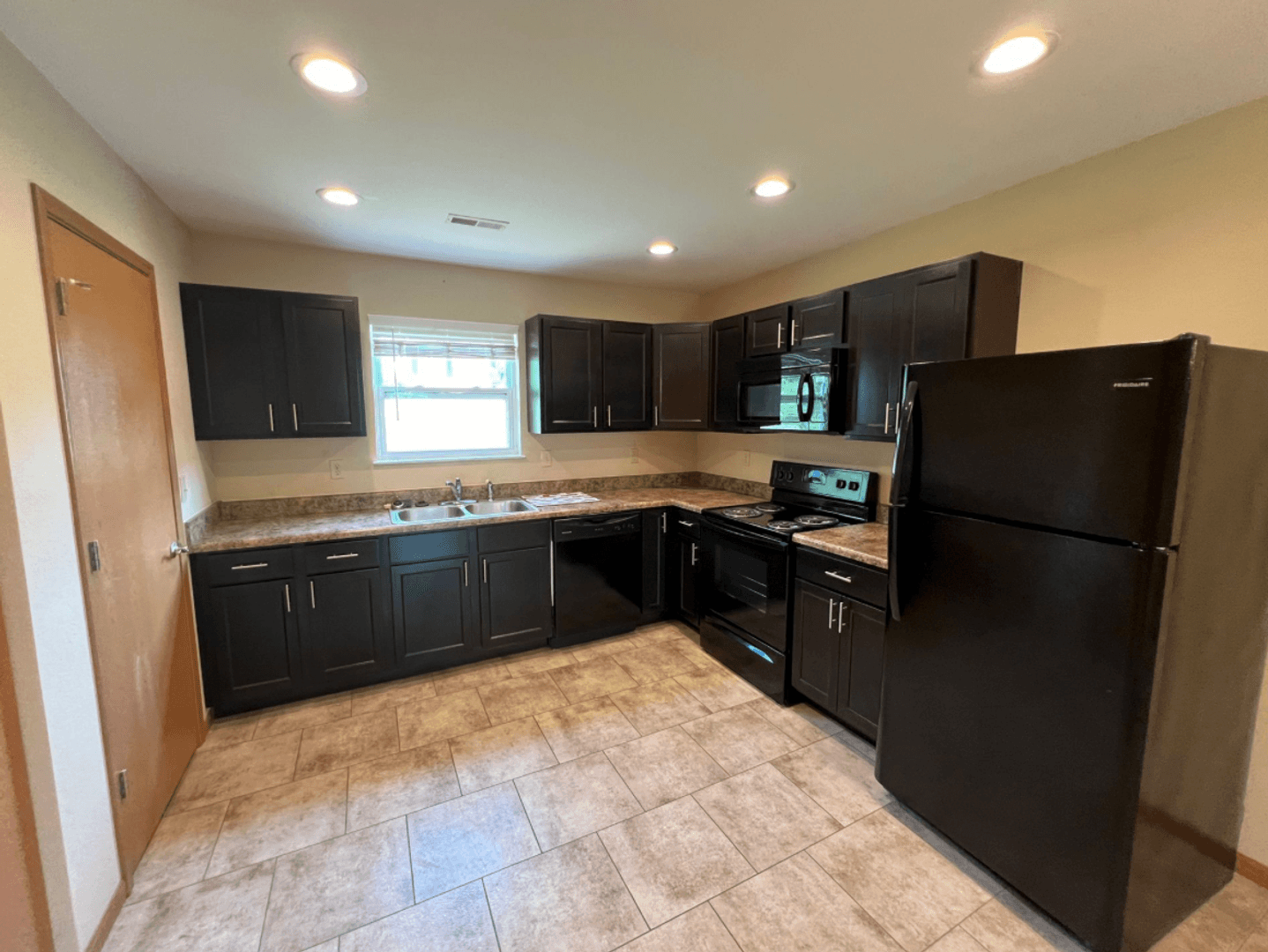 Linn Apartment: S. 2nd St.