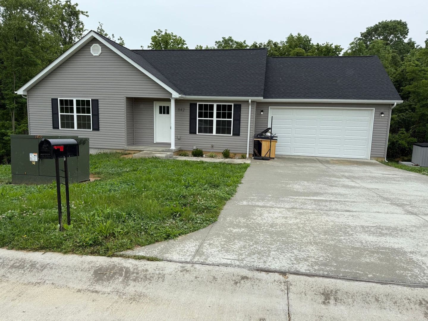 Labadie Townhome: 842 Lakeway Drive