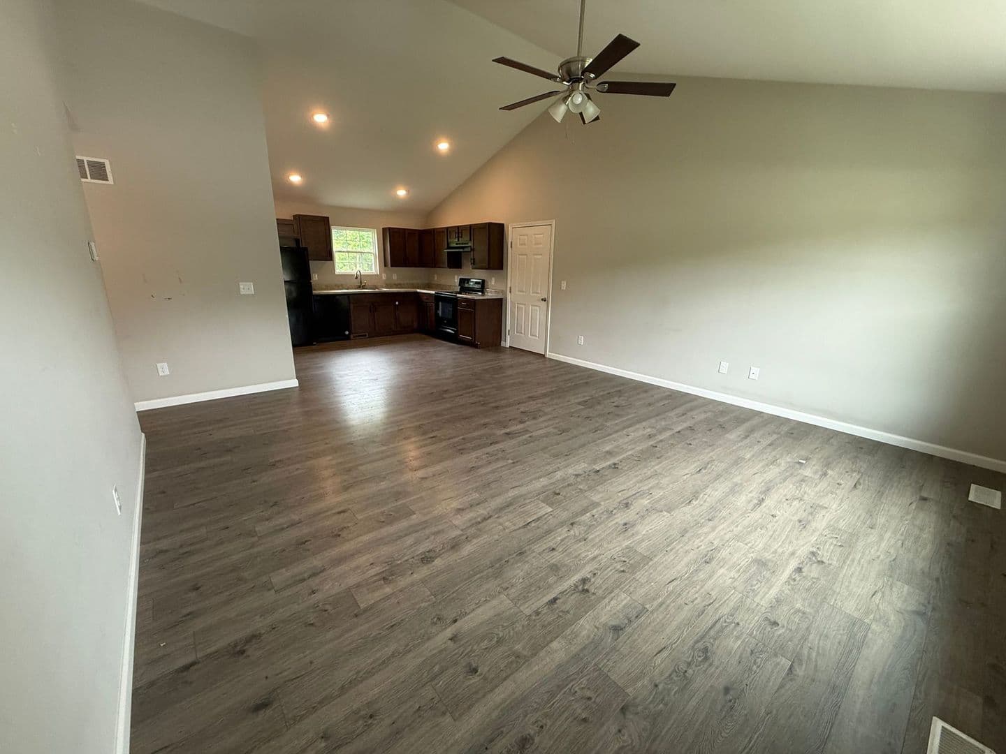 Labadie Townhome: 842 Lakeway Drive