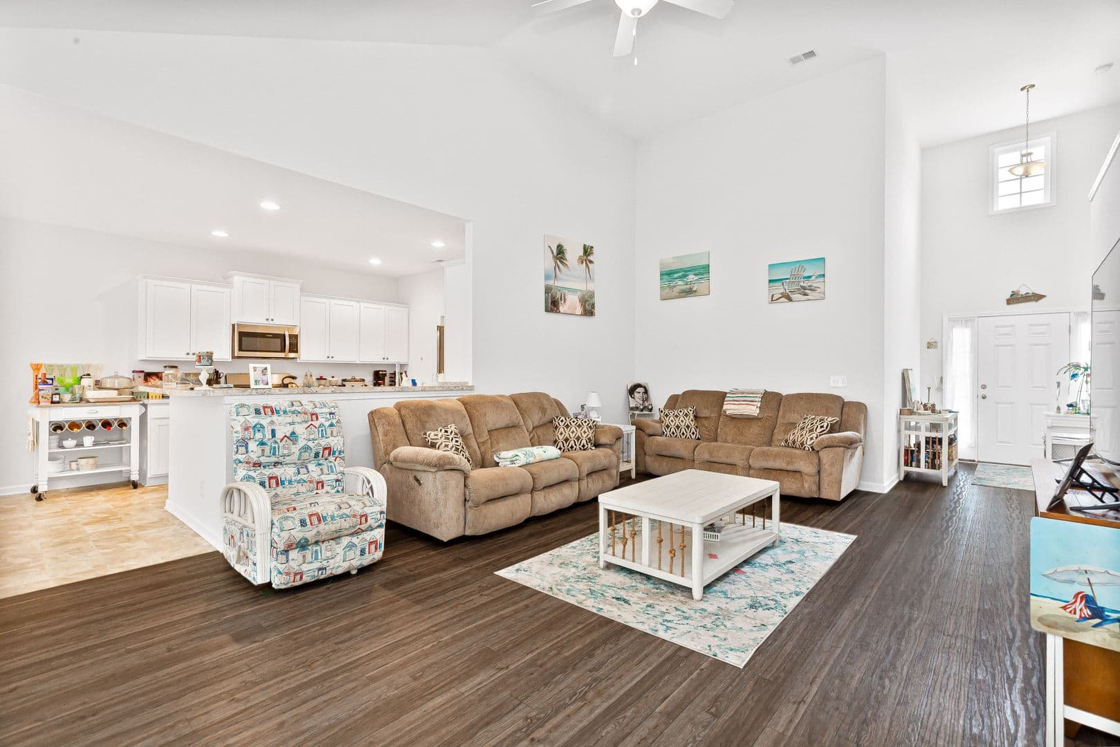 Conway House: 840 Windsor Rose Drive