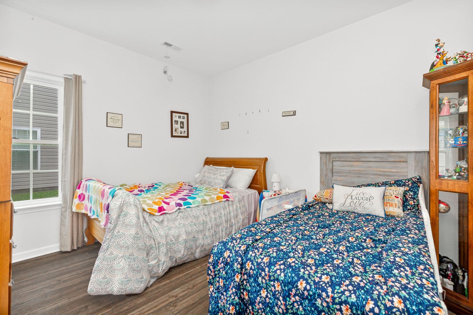 Conway House: 840 Windsor Rose Drive