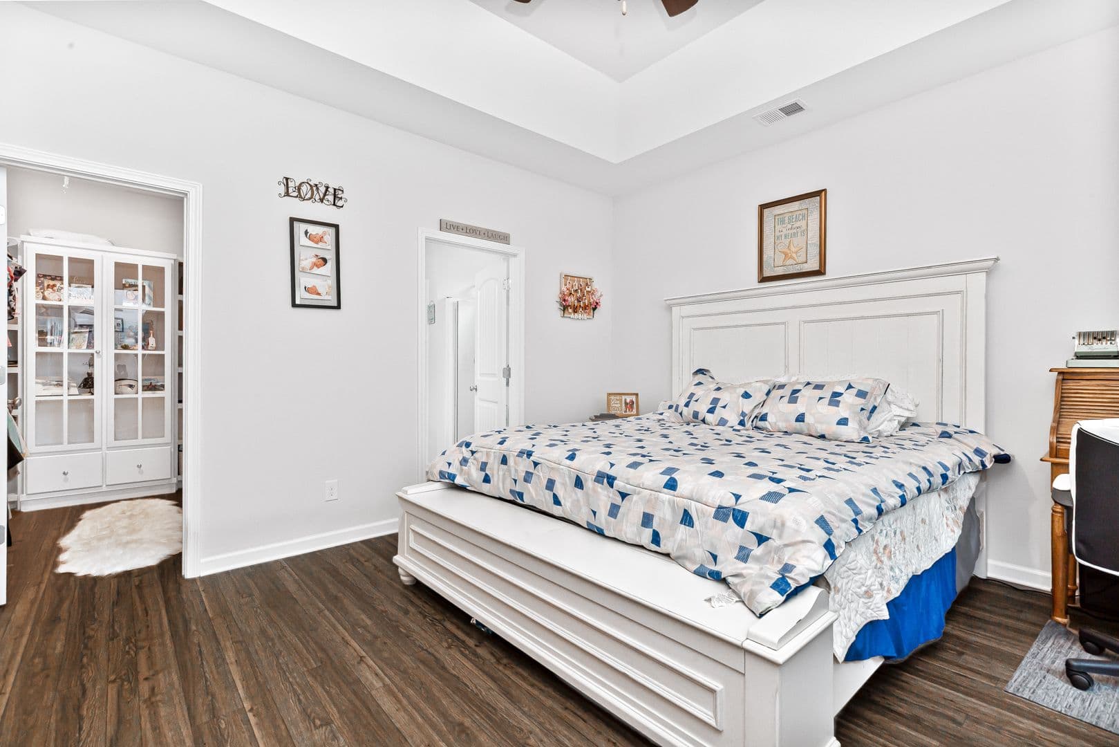 Conway House: 840 Windsor Rose Drive
