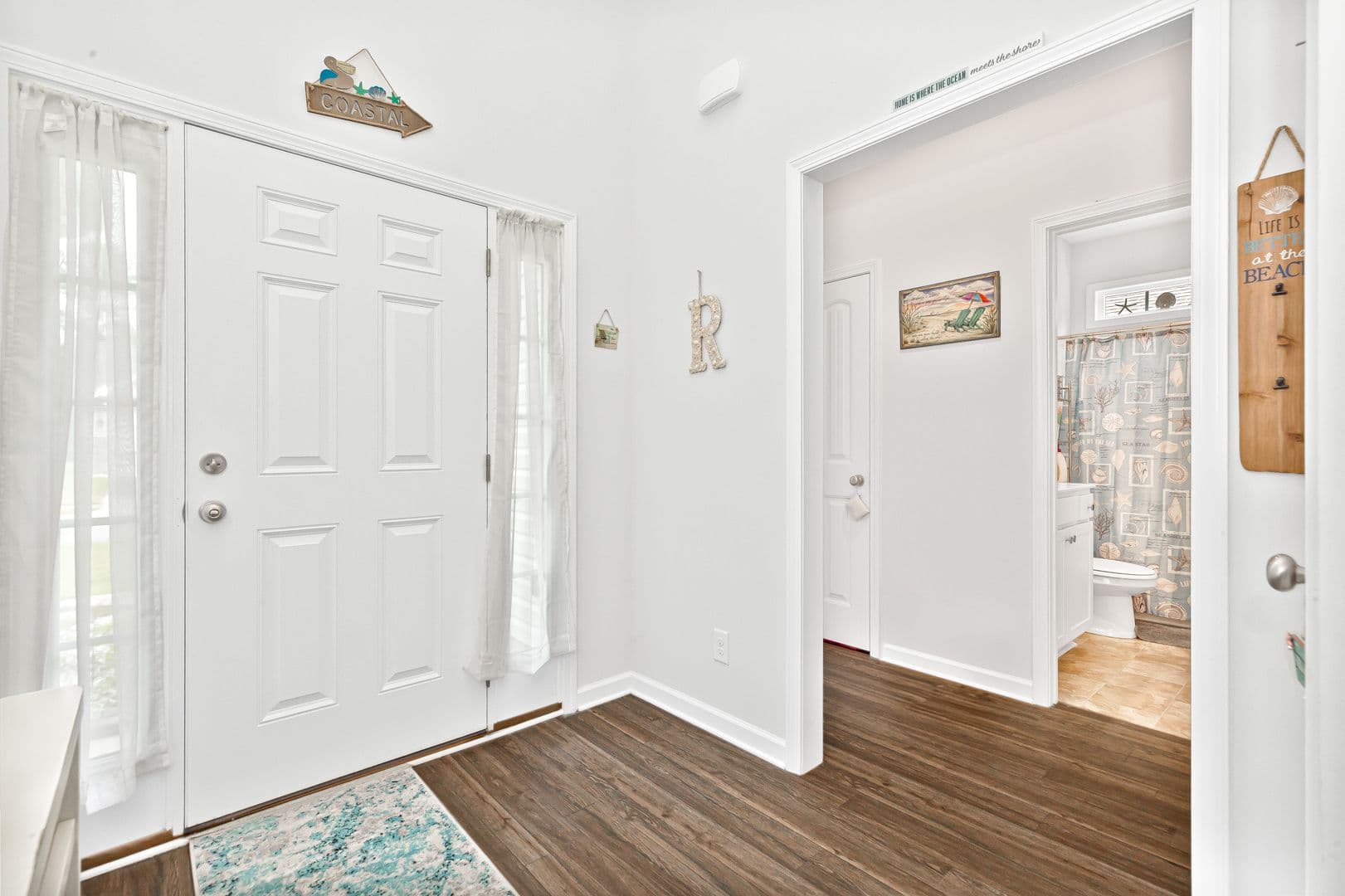 Conway House: 840 Windsor Rose Drive