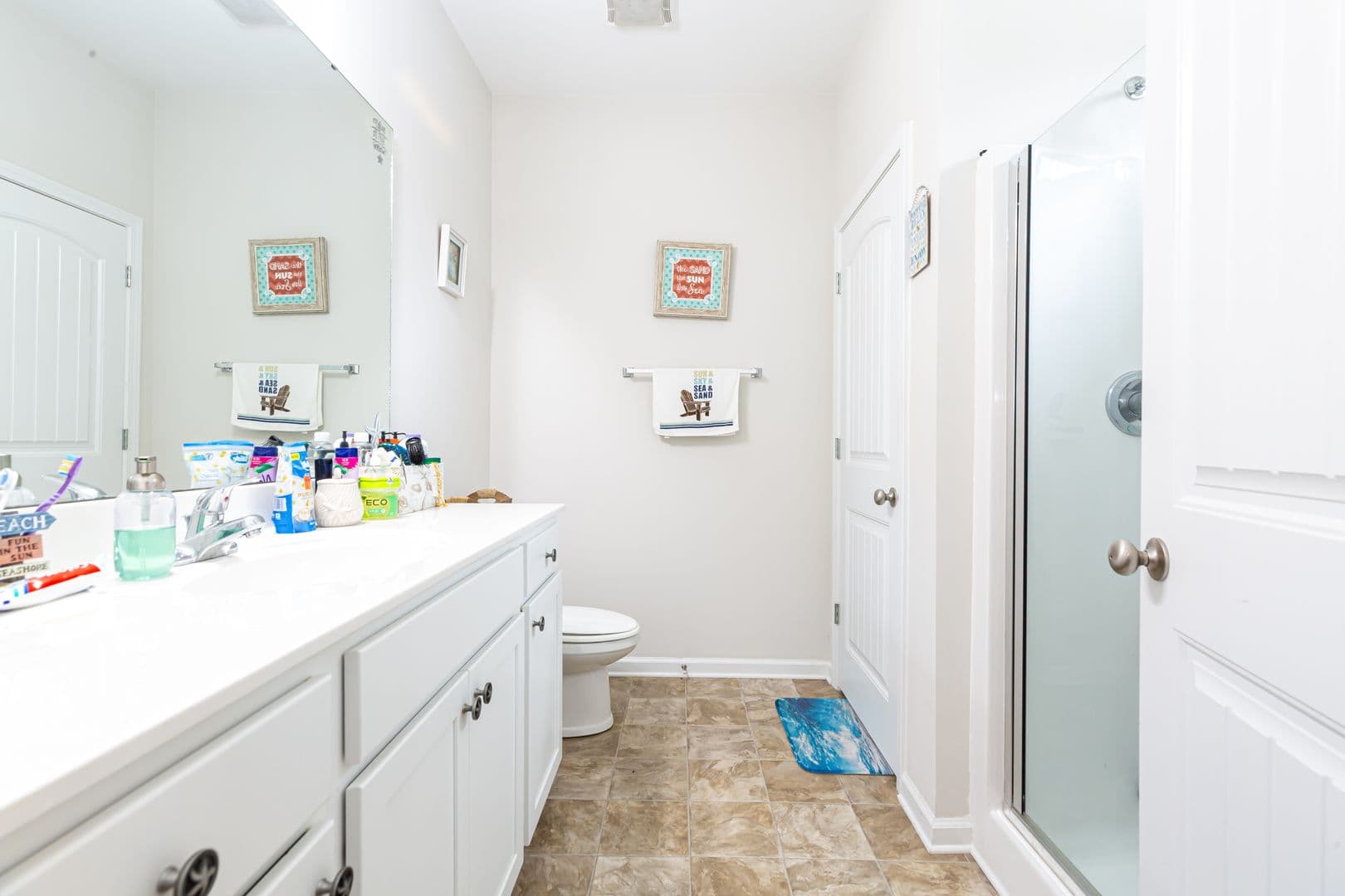 Conway House: 840 Windsor Rose Drive
