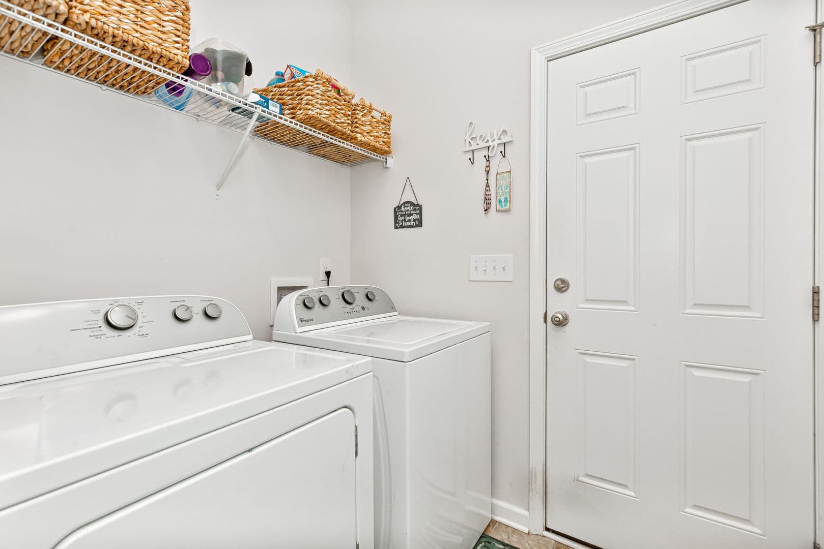 Conway House: 840 Windsor Rose Drive
