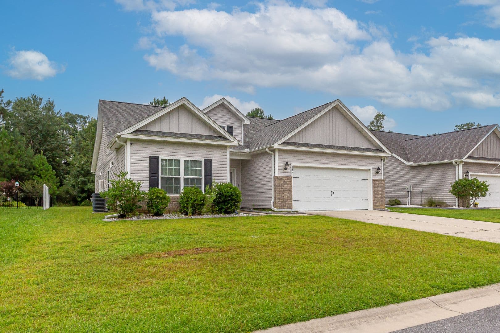 Conway House: 840 Windsor Rose Drive