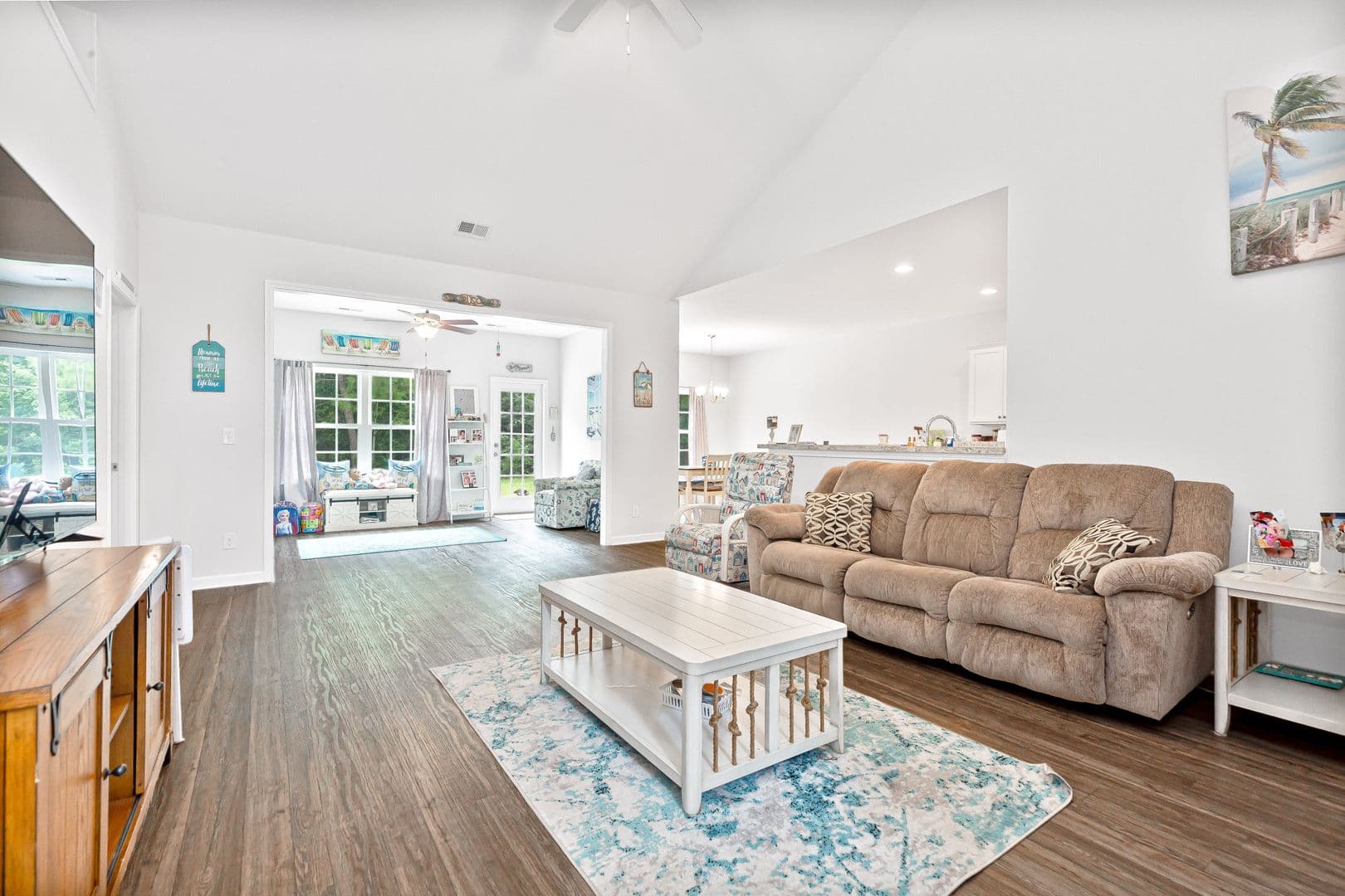 Conway House: 840 Windsor Rose Drive