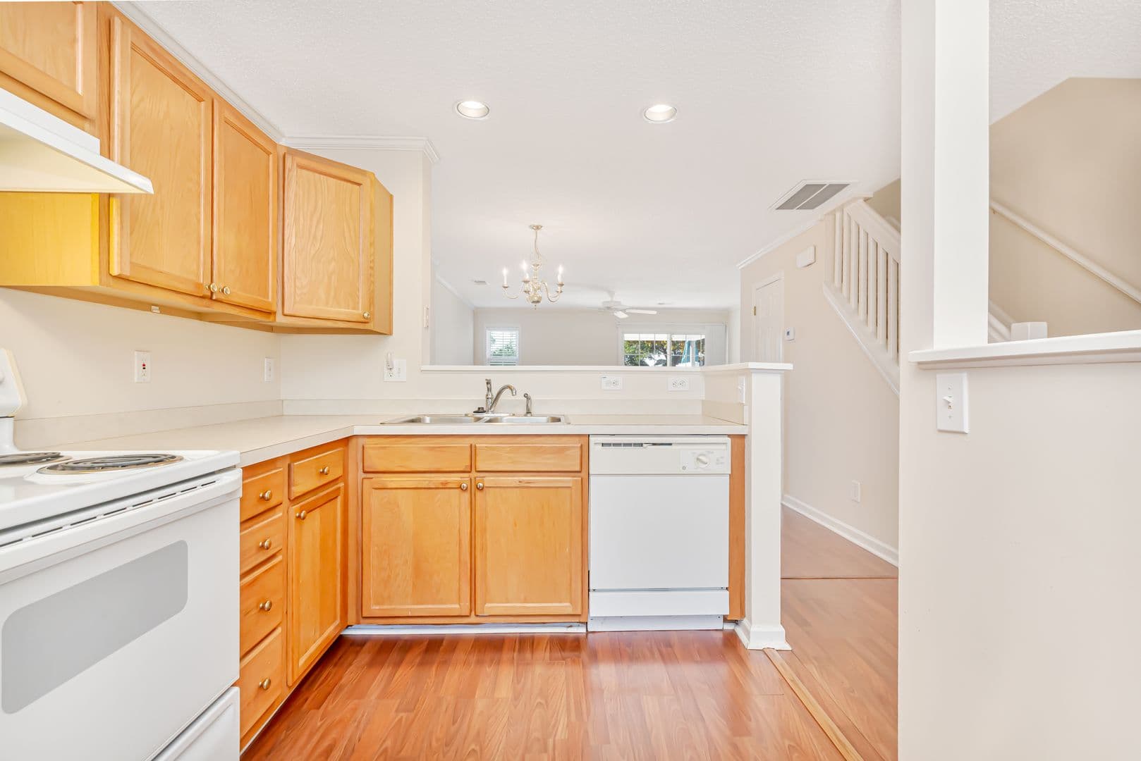 Myrtle Beach House: 3555 Crepe Myrtle Court