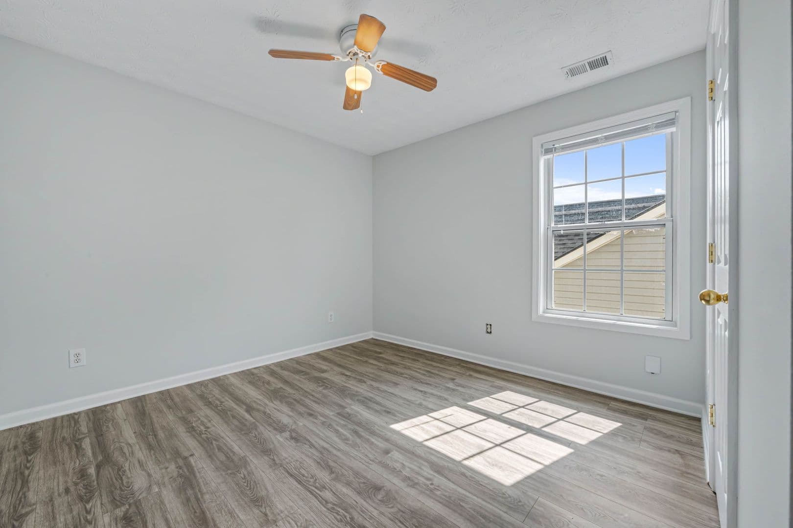 Lawrenceville House: 290 Clairidge Ln
