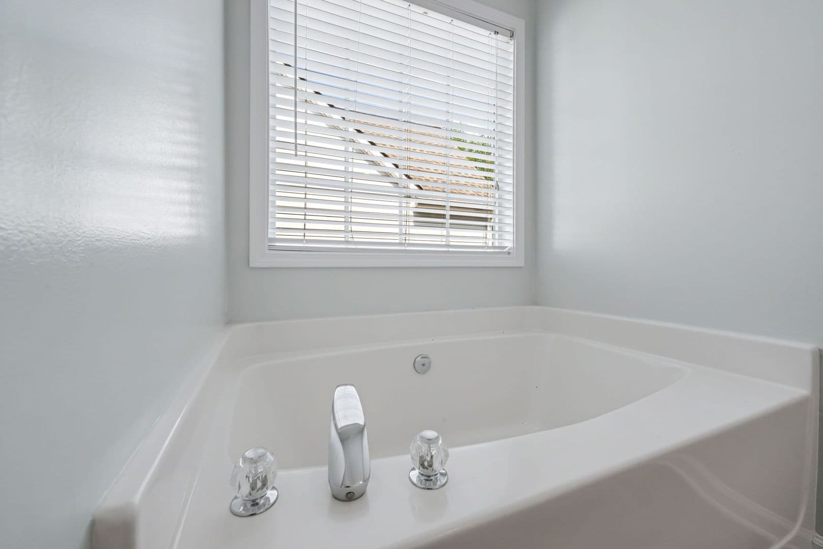 Lawrenceville House: 290 Clairidge Ln