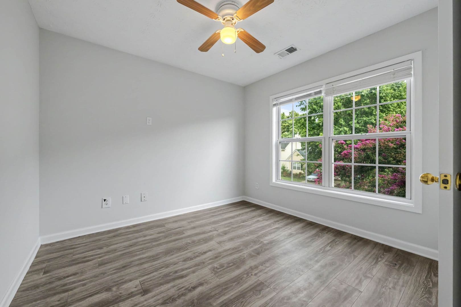Lawrenceville House: 290 Clairidge Ln