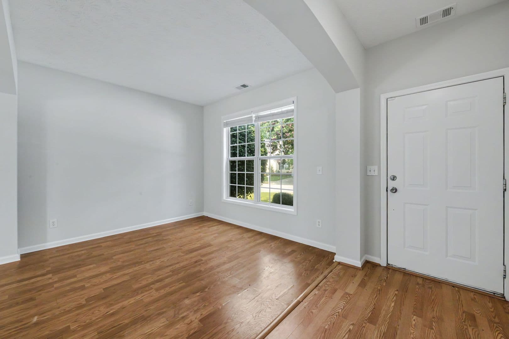 Lawrenceville House: 290 Clairidge Ln